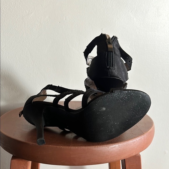 Sophisticated Black Stiletto Heels with Strappy Design - Picture 7 of 16